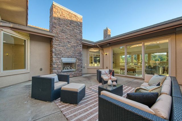 14209 Academy Oaks Ln, Clovis, CA 93619