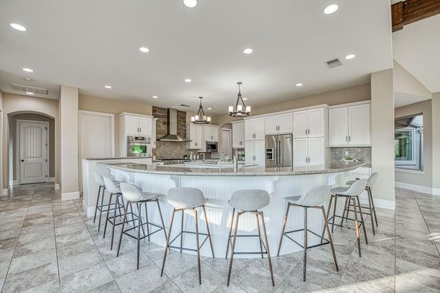 14209 Academy Oaks Ln, Clovis, CA 93619