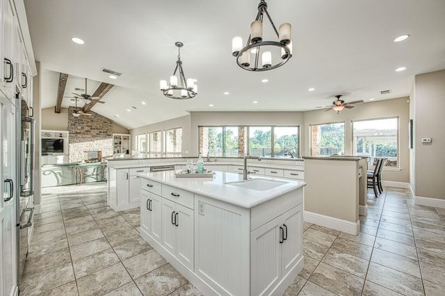 14209 Academy Oaks Ln, Clovis, CA 93619
