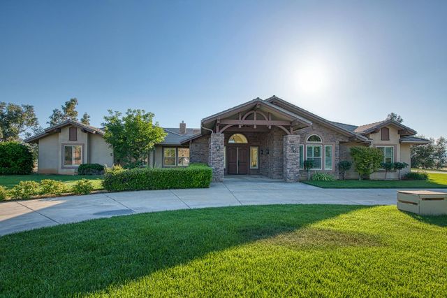 14209 Academy Oaks Ln, Clovis, CA 93619