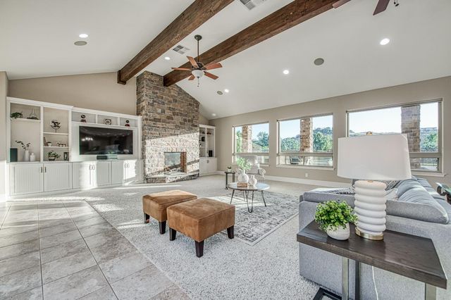 14209 Academy Oaks Ln, Clovis, CA 93619