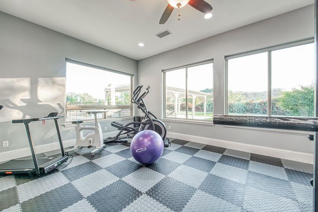 14209 Academy Oaks Ln, Clovis, CA 93619