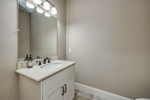 14209 Academy Oaks Ln, Clovis, CA 93619