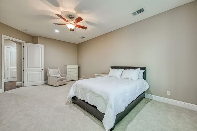 14209 Academy Oaks Ln, Clovis, CA 93619