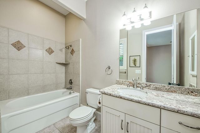 14209 Academy Oaks Ln, Clovis, CA 93619