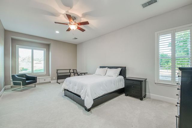 14209 Academy Oaks Ln, Clovis, CA 93619