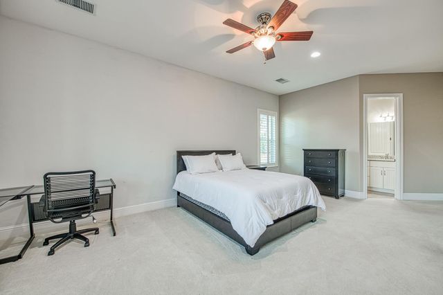 14209 Academy Oaks Ln, Clovis, CA 93619