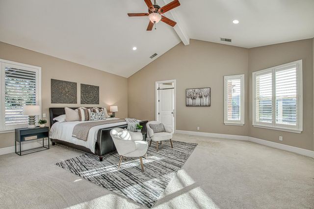 14209 Academy Oaks Ln, Clovis, CA 93619