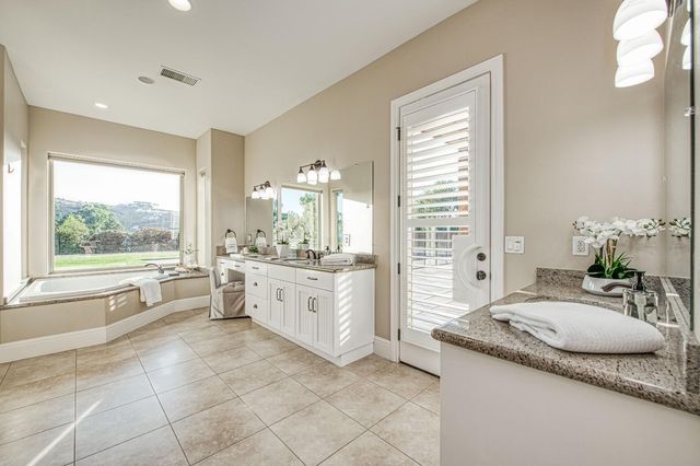 14209 Academy Oaks Ln, Clovis, CA 93619