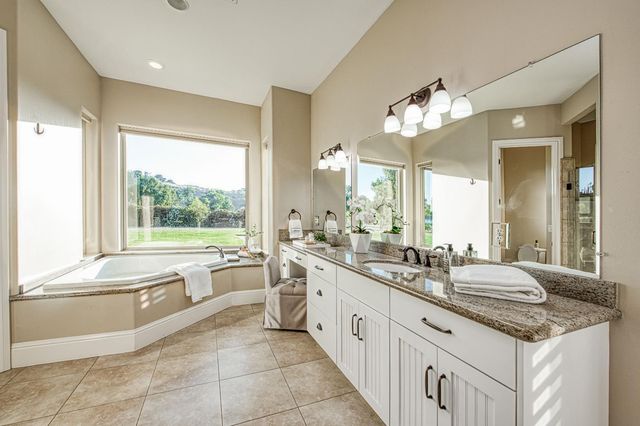 14209 Academy Oaks Ln, Clovis, CA 93619