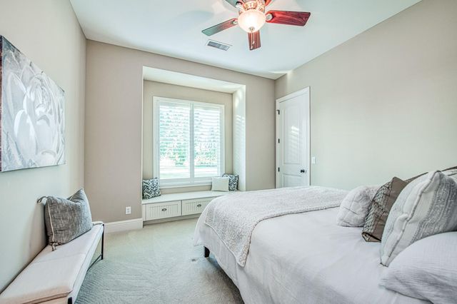 14209 Academy Oaks Ln, Clovis, CA 93619