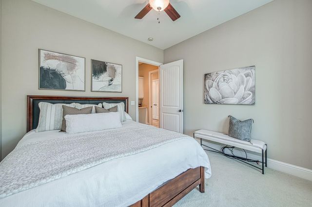 14209 Academy Oaks Ln, Clovis, CA 93619
