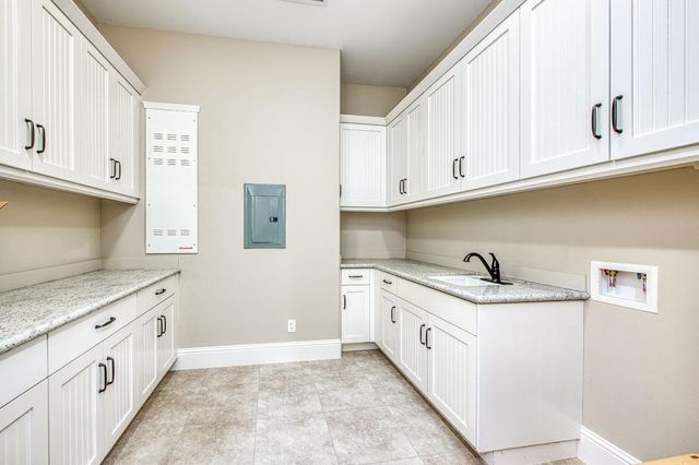 14209 Academy Oaks Ln, Clovis, CA 93619
