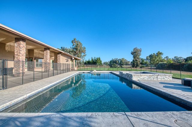 14209 Academy Oaks Ln, Clovis, CA 93619