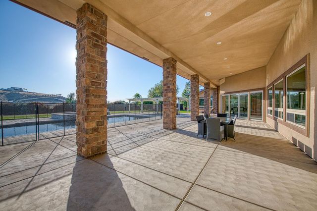 14209 Academy Oaks Ln, Clovis, CA 93619
