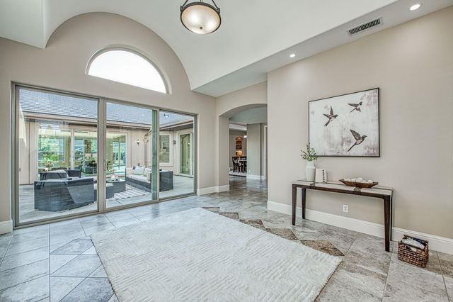 14209 Academy Oaks Ln, Clovis, CA 93619