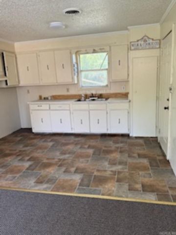 527 Carver Ave, Camden, AR 71701
