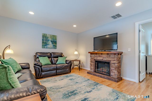 138 Bradford Walk 138, New Britain, CT 06053