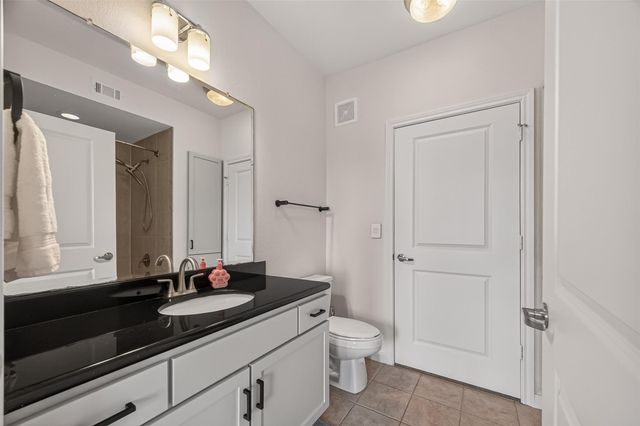 505 Jackson Hill Street 404, Houston, TX 77007