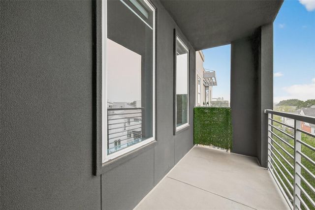 505 Jackson Hill Street 404, Houston, TX 77007
