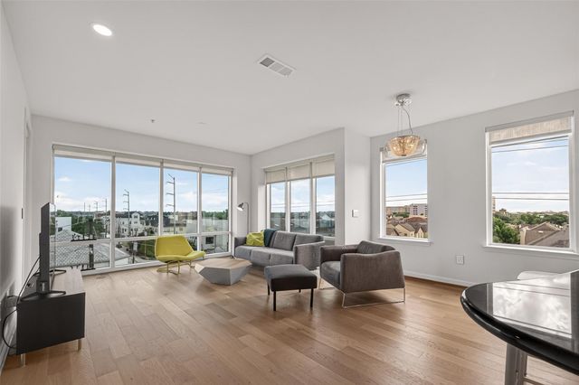 505 Jackson Hill Street 404, Houston, TX 77007