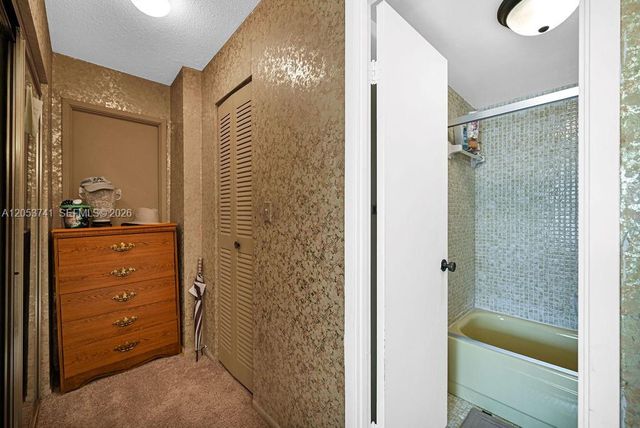 7135 Collins Ave 435, Miami Beach, FL 33141