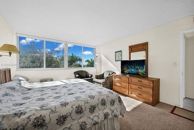 7135 Collins Ave 435, Miami Beach, FL 33141