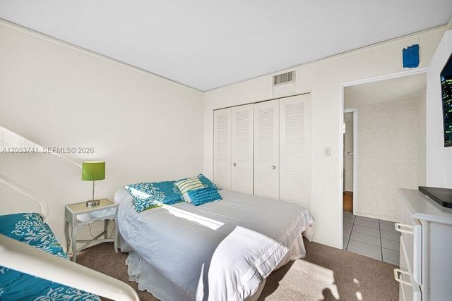 7135 Collins Ave 435, Miami Beach, FL 33141