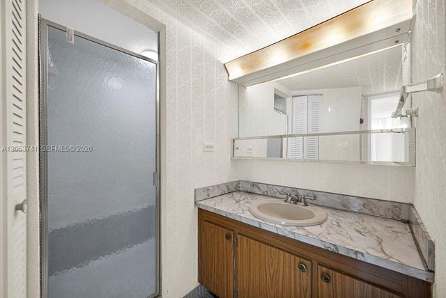 7135 Collins Ave 435, Miami Beach, FL 33141