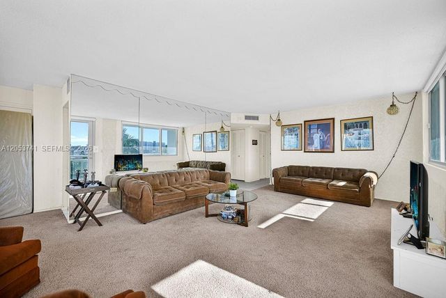 7135 Collins Ave 435, Miami Beach, FL 33141