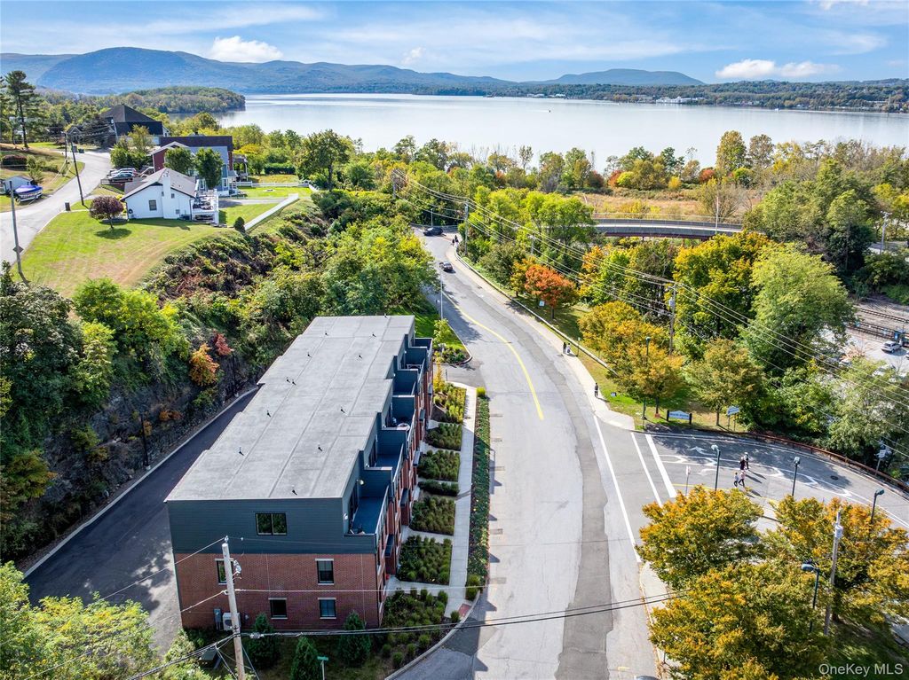 10 Beekman Street 2, Beacon, NY 12508