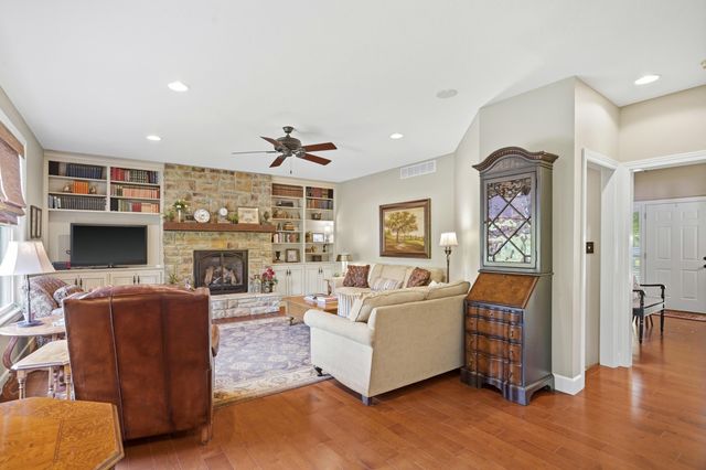 4012 CURT DR, Columbia, MO 65203