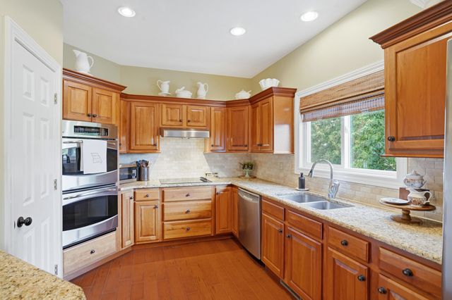 4012 CURT DR, Columbia, MO 65203