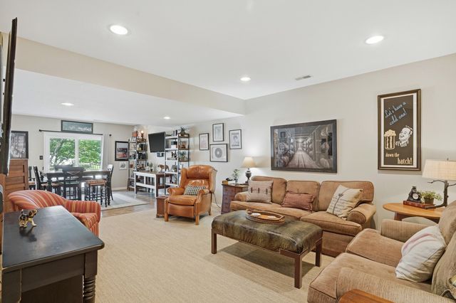 4012 CURT DR, Columbia, MO 65203