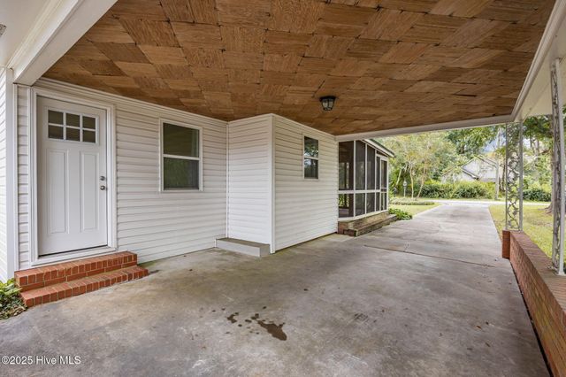 105 W Lakeview Drive, Trenton, NC 28585