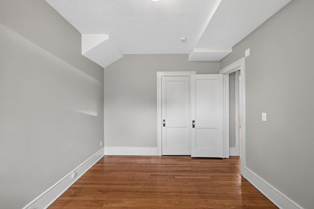 757 Laurel Avenue, Saint Paul, MN 55104