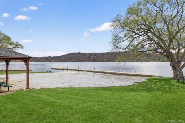 13 Ripley Road, Patterson, NY 12563