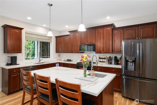3974 Cameron Drive NE, Lacey, WA 98516