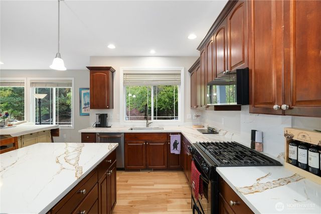 3974 Cameron Drive NE, Lacey, WA 98516