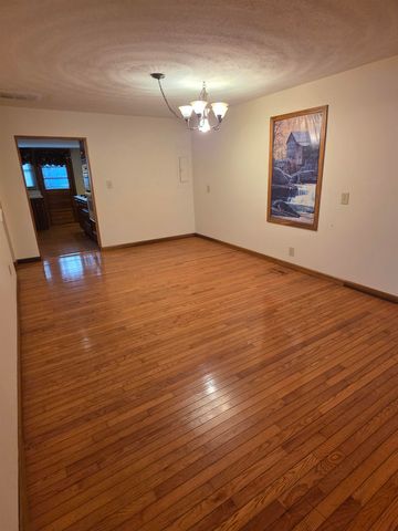 2909 6th Avenue, Huntington, WV 25702