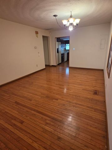 2909 6th Avenue, Huntington, WV 25702