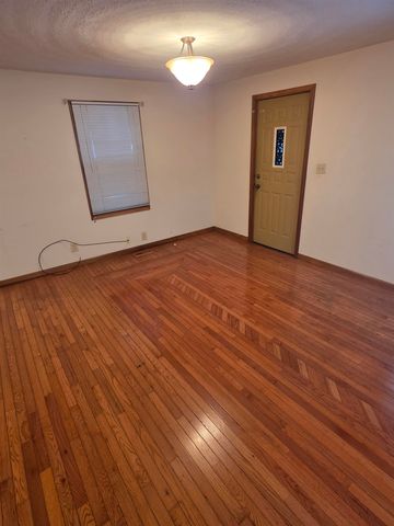 2909 6th Avenue, Huntington, WV 25702