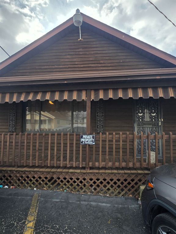 2909 6th Avenue, Huntington, WV 25702