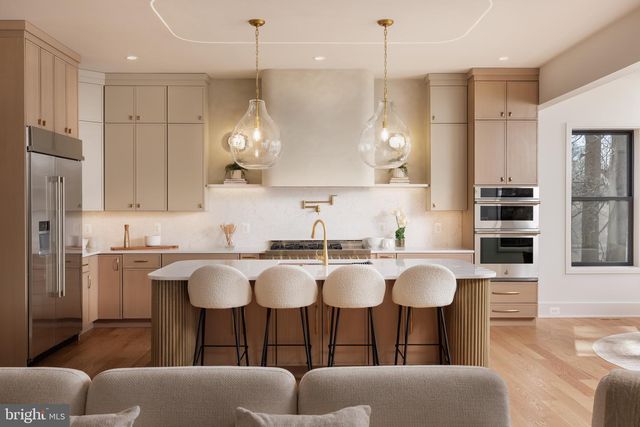 913 SYMPHONY CIR SW, Vienna, VA 22180