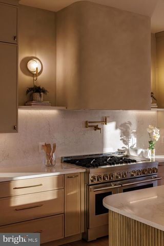 913 SYMPHONY CIR SW, Vienna, VA 22180