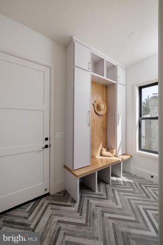 913 SYMPHONY CIR SW, Vienna, VA 22180