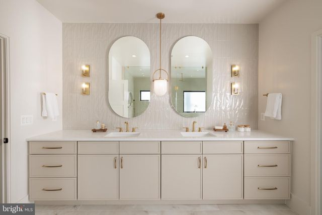 913 SYMPHONY CIR SW, Vienna, VA 22180