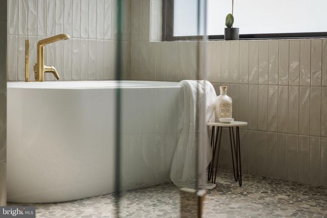 913 SYMPHONY CIR SW, Vienna, VA 22180