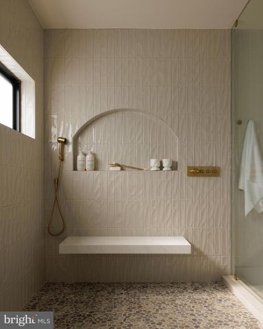 913 SYMPHONY CIR SW, Vienna, VA 22180