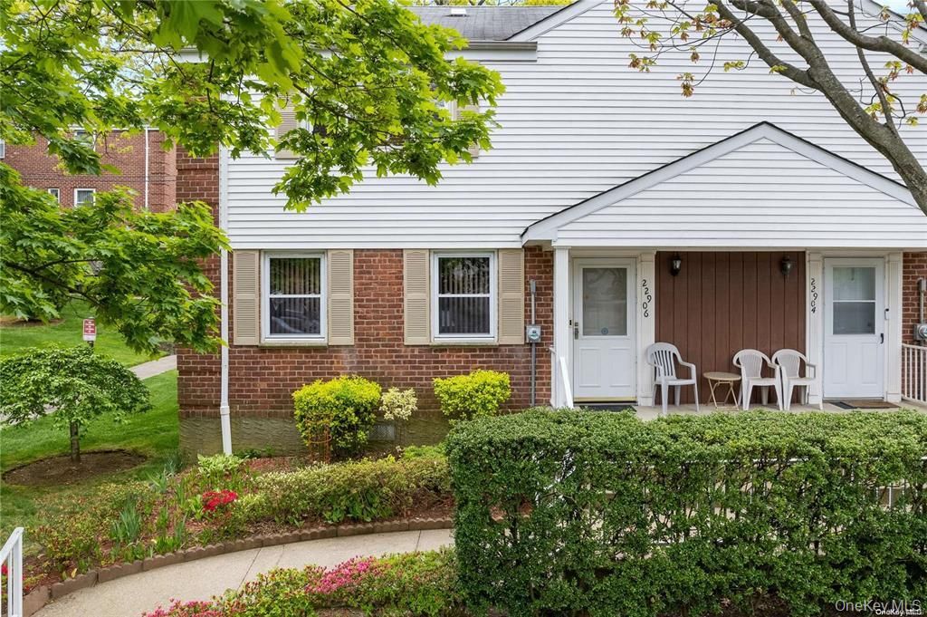229-06 69th Avenue 39, Oakland Gardens, NY 11364 — exterior
